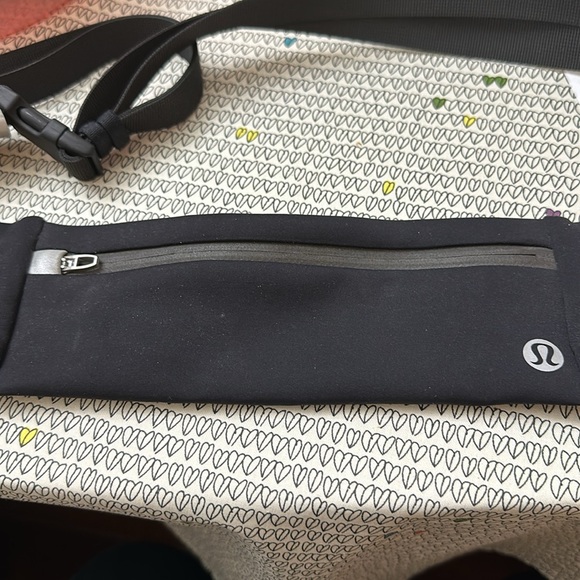 Lululemon Fast and Free Belt Bag - Picture 3 of 5